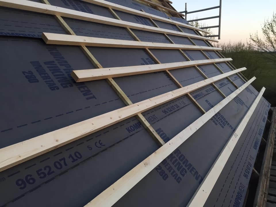 Tømrer i Nordjylland udfører opbygning af tagkonstruktion